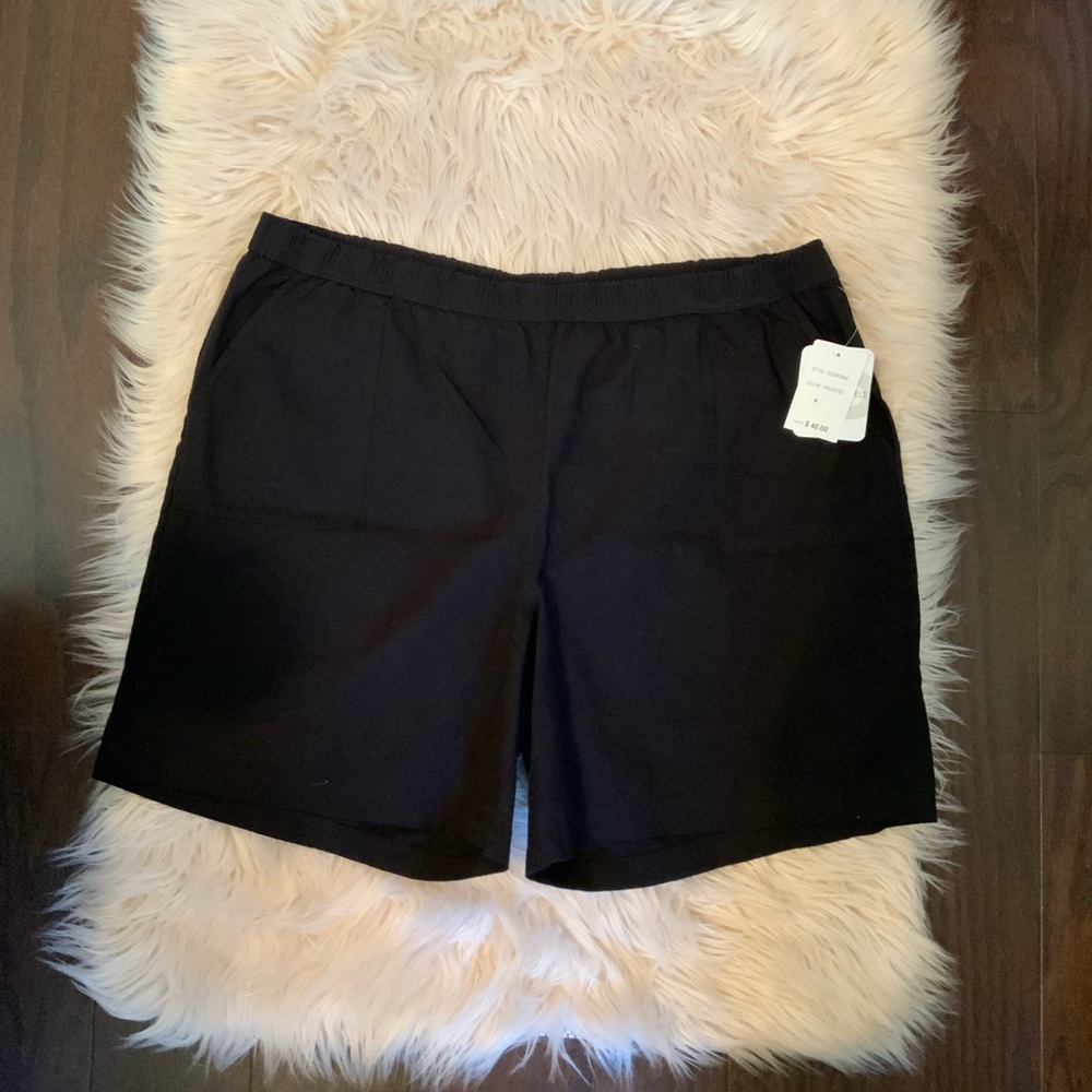 Emily Daniels, Black Shorts, Plus Medium